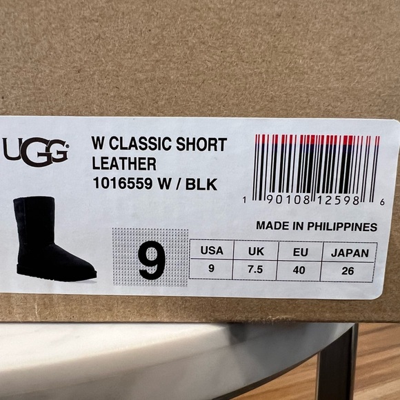 UGG Classic Short Black Leather Boots size 9 - Picture 8 of 9